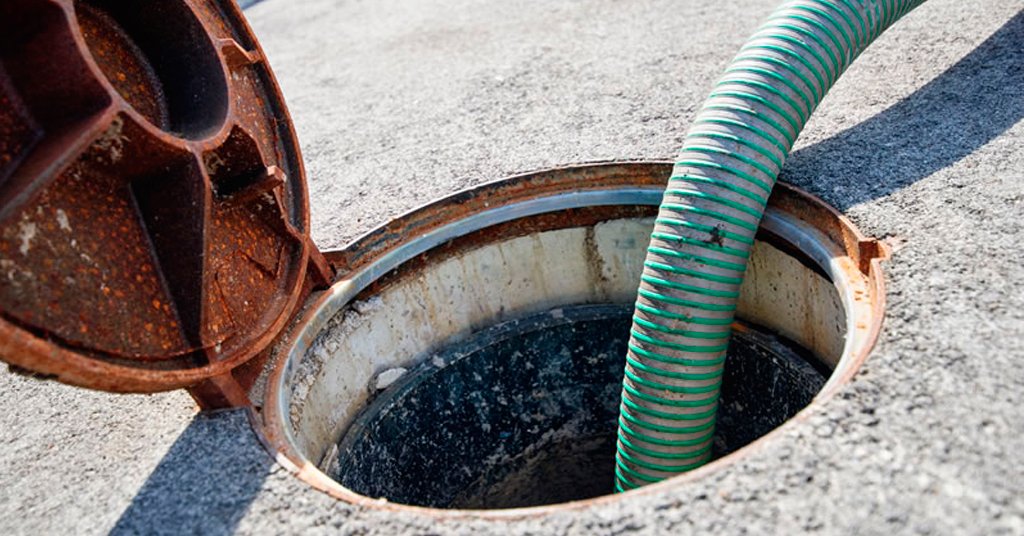 Serviço de limpeza de fossa